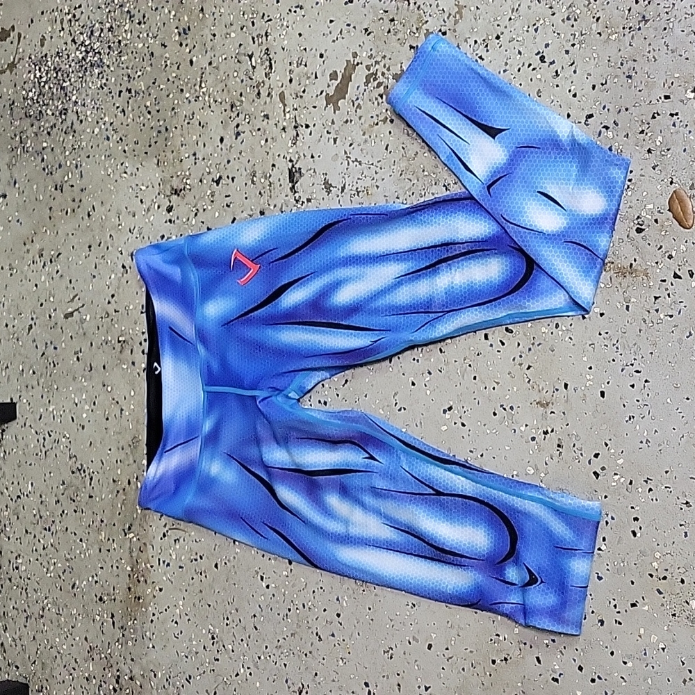 Violate the dress code superhero leggings medium